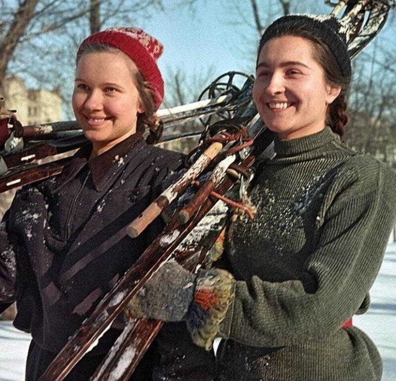 Красавицы, спортсменки, комсомолки из СССР