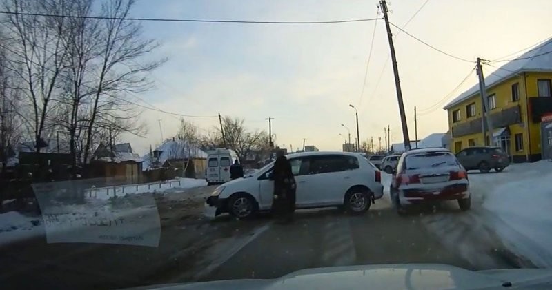 ДТП с участием машины скорой помощи в Омске