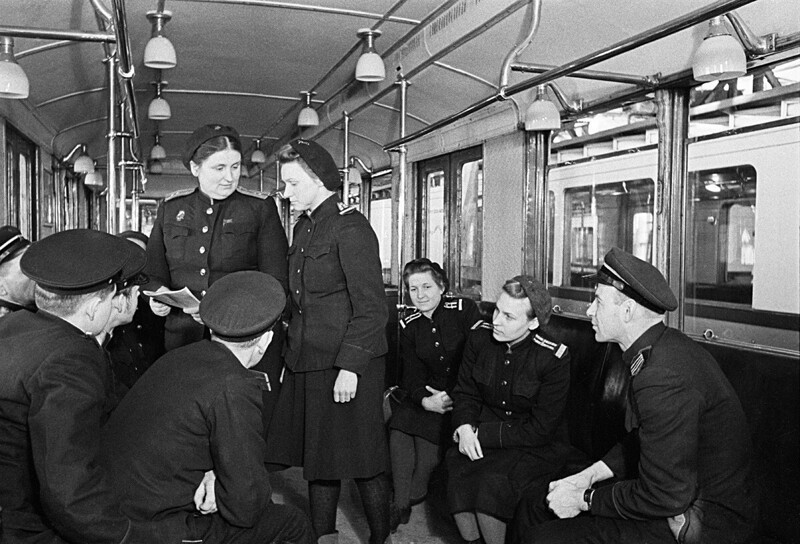 Первый поезд, под управлением женщины-машиниста, запущен в московском метро