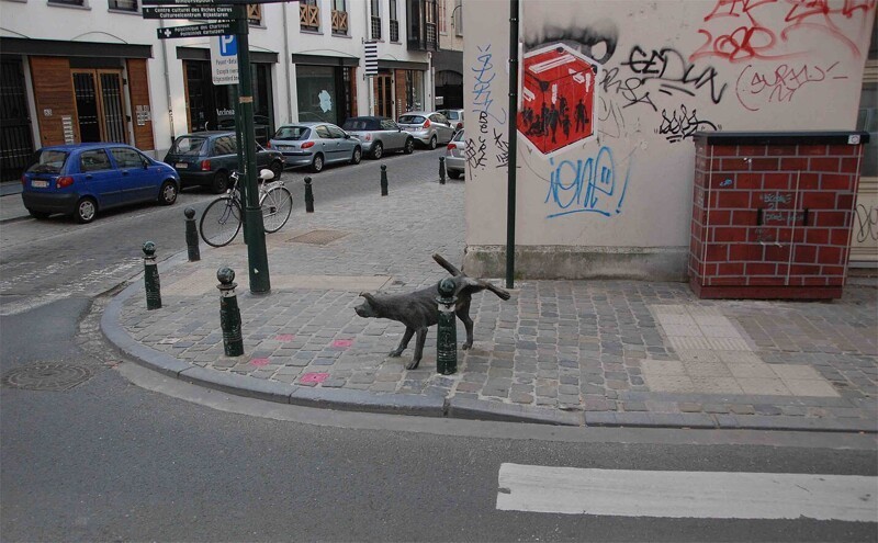 Писают все, или необычные скульптуры в Брюсселе