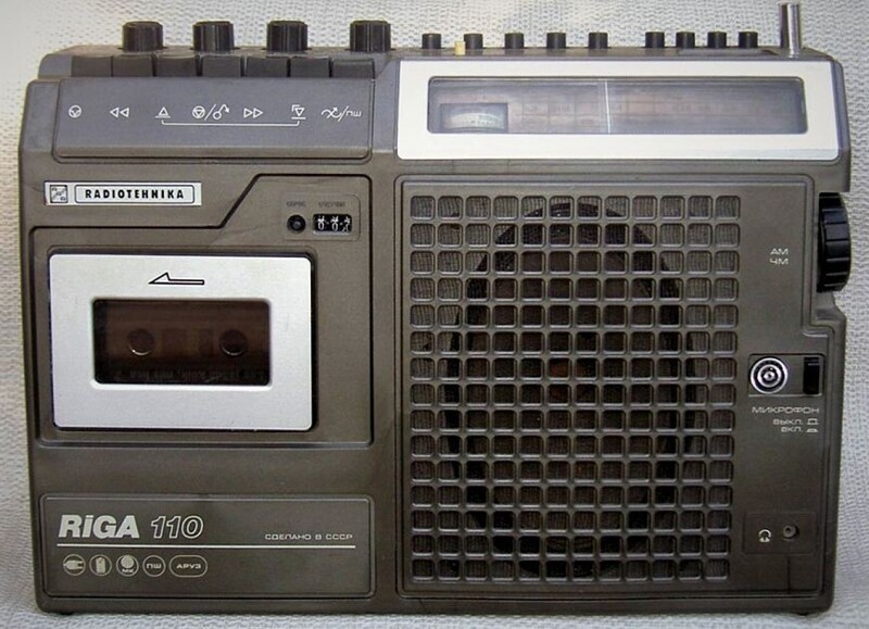 8 кассетных магнитол из СССР 1970-х