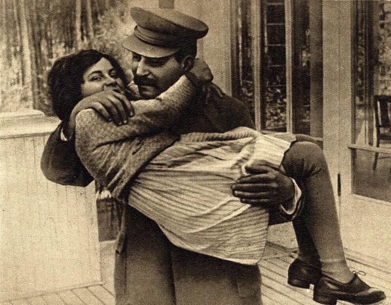 Сталин с дочерью Светланой. 1930-е годы
