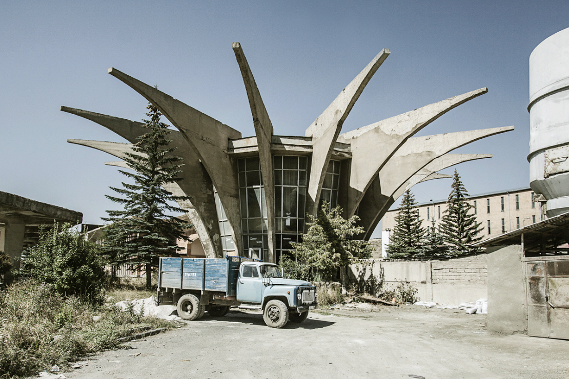 Центральный автовокзал в Раздане (Армения), архитектор Генрих Аракелян, 1978 год