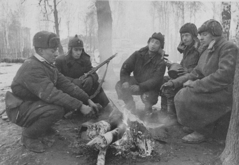 Как бойцы Красной армии выживали в -40 °C, ночуя на снегу (редкие архивные фото)
