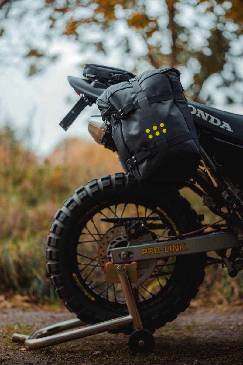 Шведский дизайнер превратил свой Honda Dominator в крутой байк для грязи