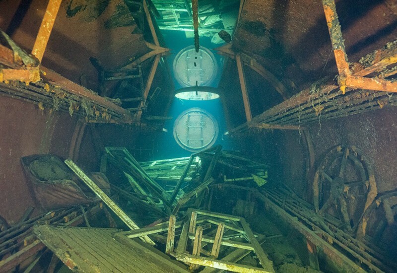 Подводный тюремный хлам