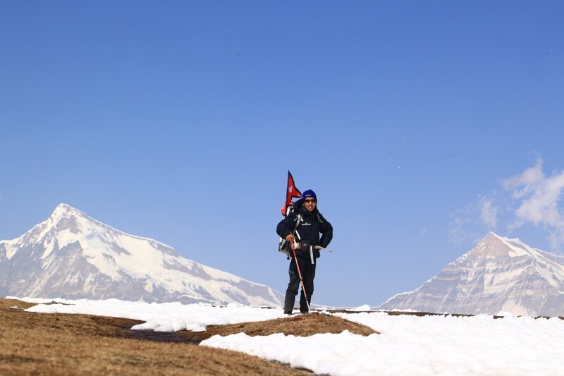 11. Апа Шерпа, Пхурба Таши Шерпа и (по состоянию на май 2017 года) Ками Рита Шерпа, - достигли вершины Эвереста 21 раз каждый