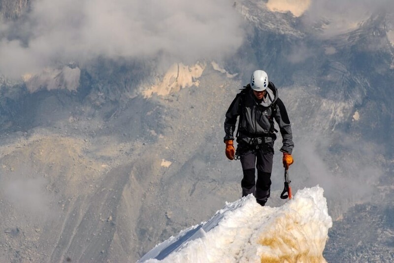 23. На Эвересте есть 18 альпинистских маршрутов, которые имеют название