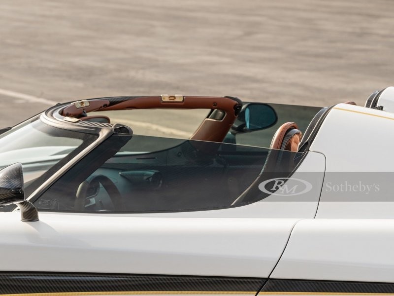 Редкий Koenigsegg Regera 2019 года с крутыми опциями отправляется на аукцион