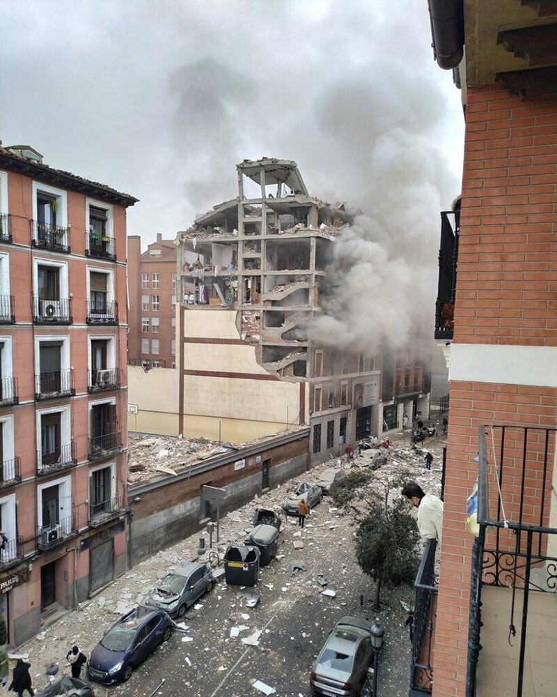 СМИ: при взрыве в центре Мадрида погибли четыре человека