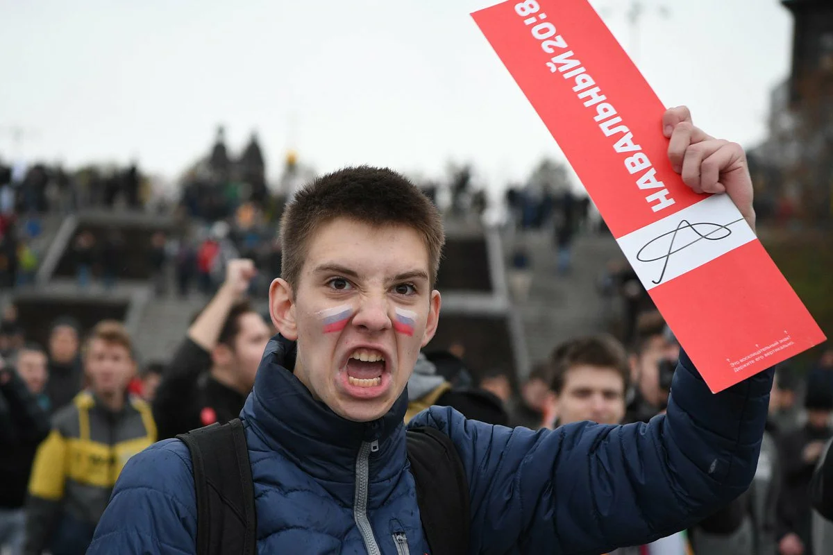 Насральный. Навальнята. Фанаты Навального. Школьники на митинге Навального. Дебилы на митинге.