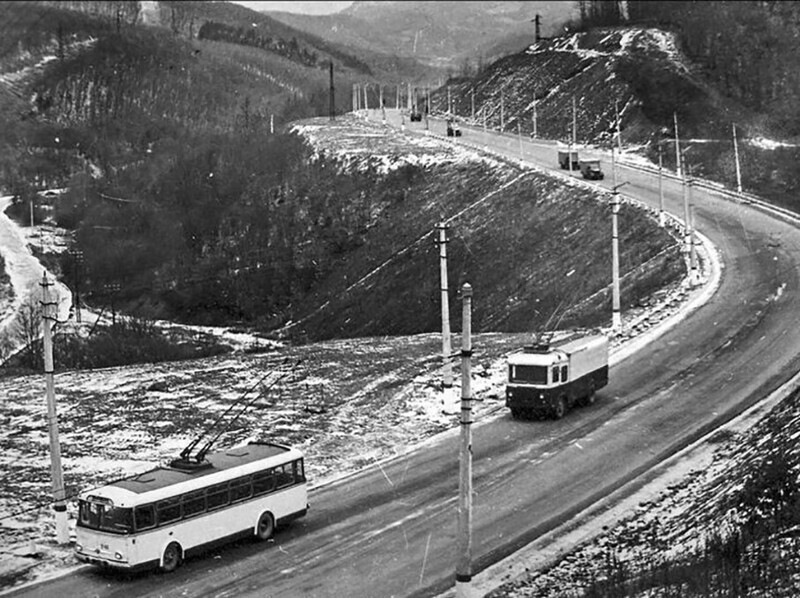 Троллейбусный маршрут Симферополь — Алушта, подъём к Ангарскому перевалу. 1965 год