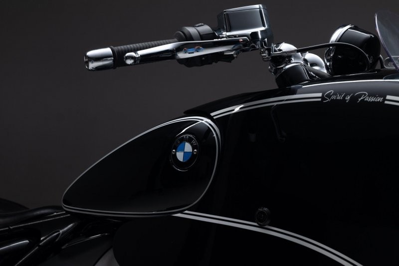 Kingston Custom вручную превратила BMW R18 в кастомный мотоцикл в стиле ар-деко