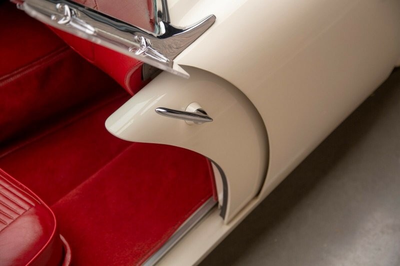 Kaiser Darrin — совершенно уникальный американский спортивный автомобиль 1950-х годов