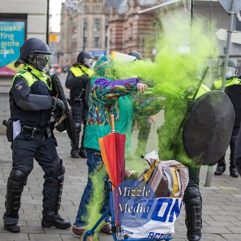 Антикоронавирусные протесты в Голландии 24.01.2021