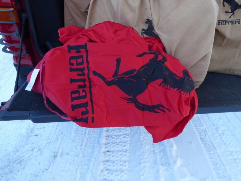 30-летний комплект кожаных чемоданов для Ferrari продали по цене новой Lada