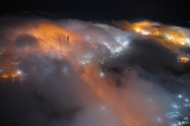 Ночной туман окутал Владивосток