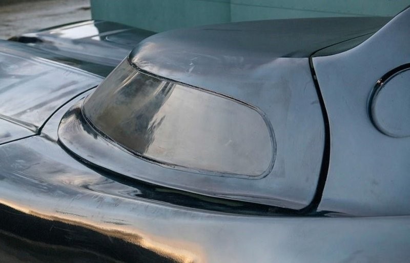 Копия «Бэтмобиля», созданная из Ford Mustang, на которой можно ездить по дорогам общего пользования