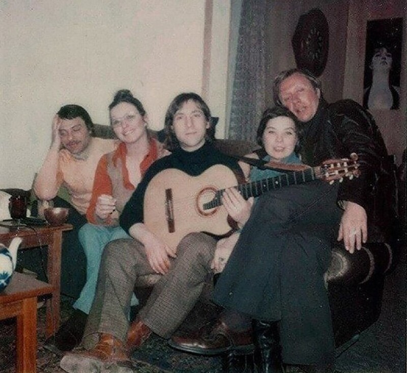 Кирилл Ласкари, Марина Влади, Владимир Высоцкий, Лариса Голубкина и Андрей Миронов. 1976 год