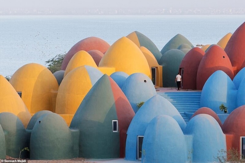 В Иране построили курорт, похожий на мультипликационную деревню
