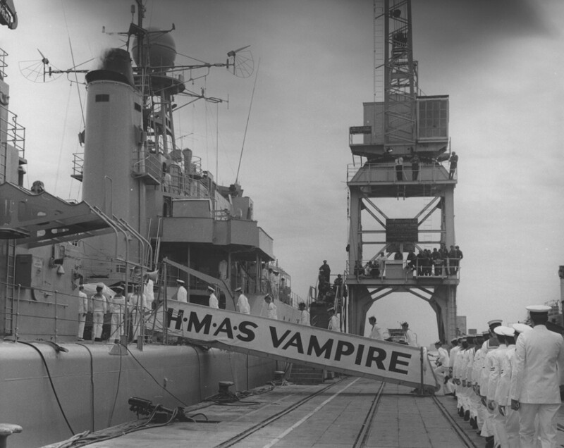 Клыки и главный калибр. HMAS Vampire (D11)