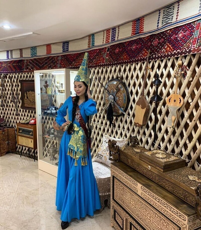 "Везде интим предлагают": королева красоты из Казахстана пошла работать посудомойщицей и не жалеет