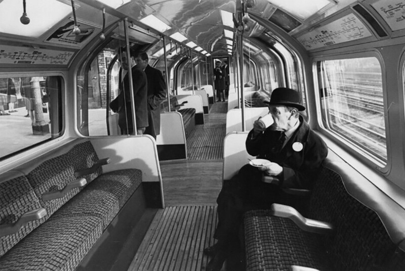 Утренний чай. Лондонский метро, 1968 год