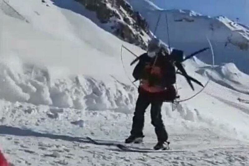 "Карлсон" на лыжах: в сочинских горах заметили туриста, который нашел способ не платить за подъемник