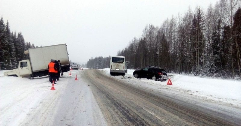 Соблюдай дистанцию! Авария на трассе в Кировской области
