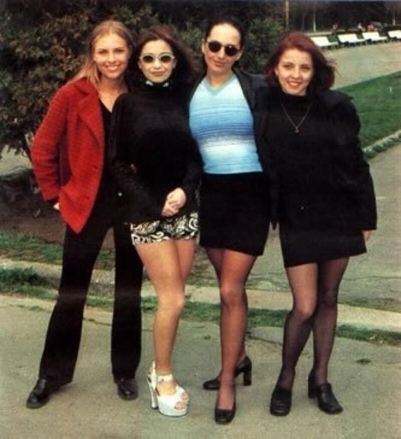 Ольга Орлова и Жанна Фриске второй состав группы «Блестящие» 1997 год
