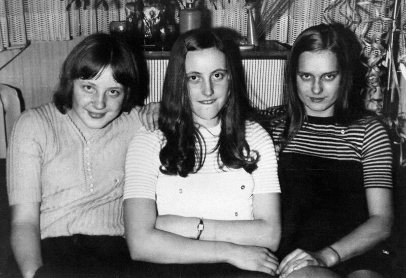 Некто Ангела Каснер с подругами на новогодней вечеринке. 1972 год