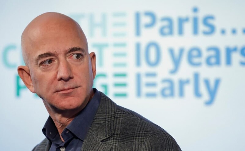 Основатель Amazon Джефф Безос в третьем квартале этого года покинет должность гендиректора компании