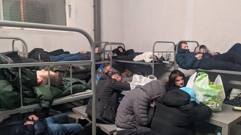 "Все подружки по парам" - спецприёмник для майданутых.