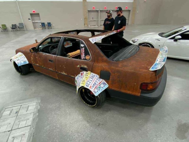 Посмотрите на эту ржавую Toyota Camry, она может стать вашей за 3500 долларов