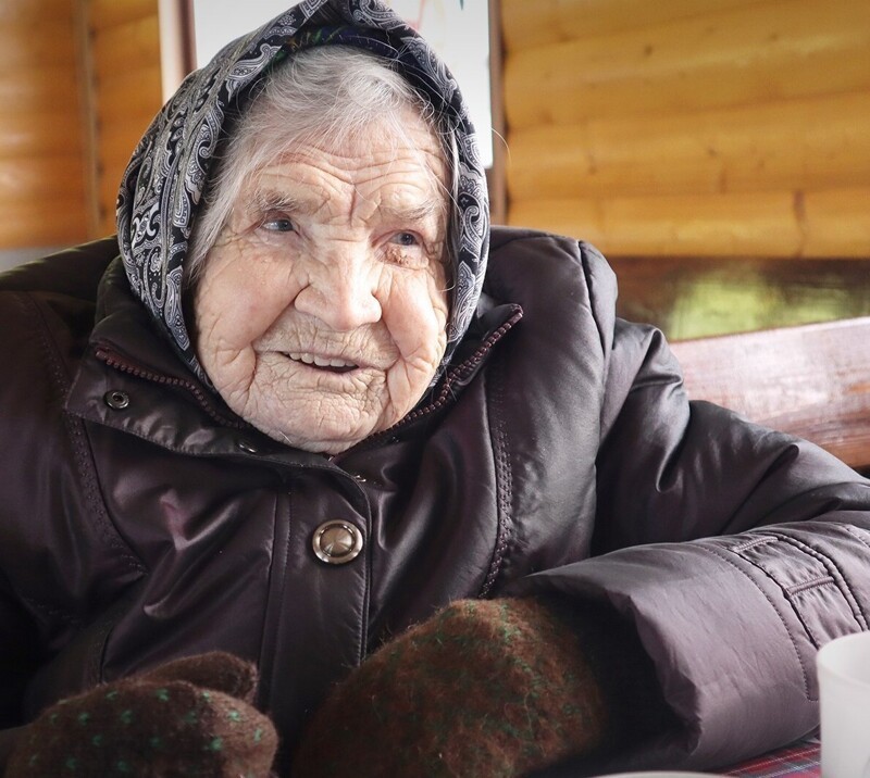 Бабушка, которая в 101 год любит кататься на лошадях и мотоциклах