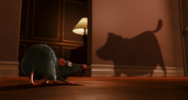 5. В мультфильме «Рататуй» крысу Реми пугает пёс, показанный только в виде тени, которая очень кого-то напоминает