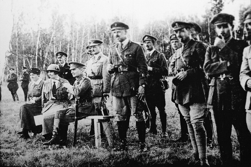 Еще фото Колчака здесь: https://mt-smi.mirtesen.ru/blog/43791167651/Neizvestnyiy-admiral-Kolchak?nr=1 в основном русские люди, массово убитые колчаковцами.