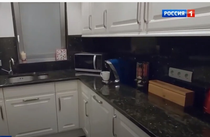 "Вы бы еще карту "Пятерочки" показали!": соцсети о сюжете о жилье Навального в Германии