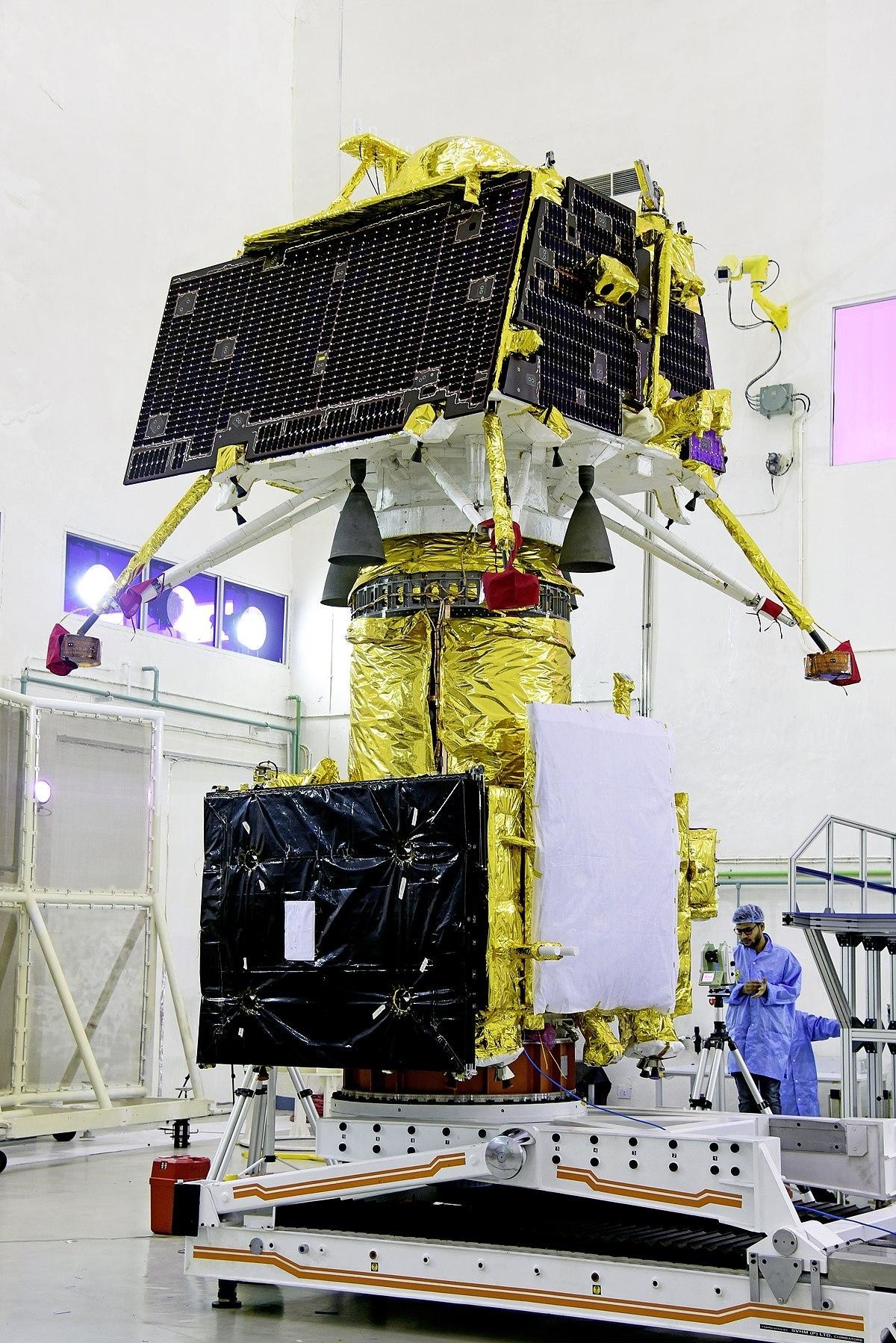 Космический аппарат Чандраян-2. Первый индийский космический аппарат на Луне.