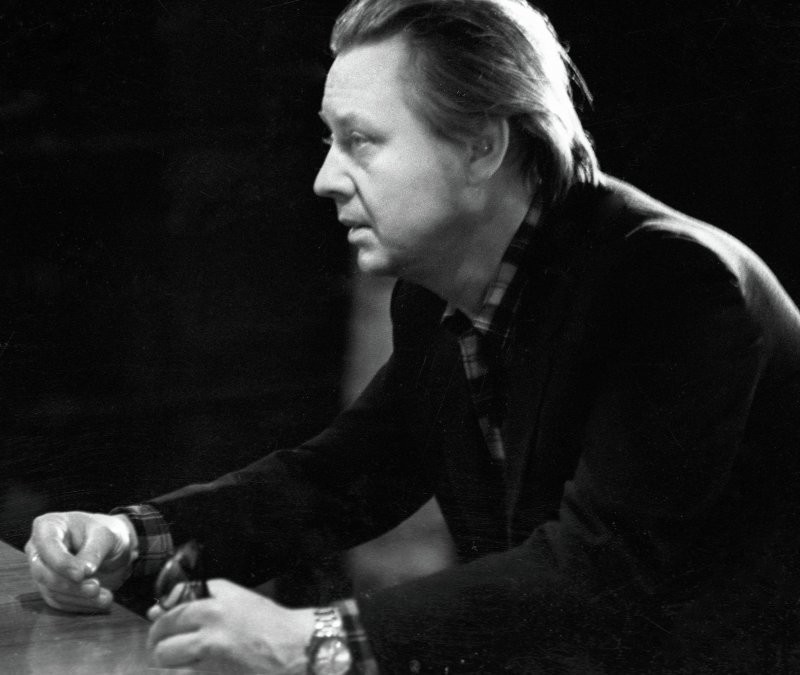 Народный артист РСФСР Олег Табаков во время репетиции в театре "Современник". 1980 год 