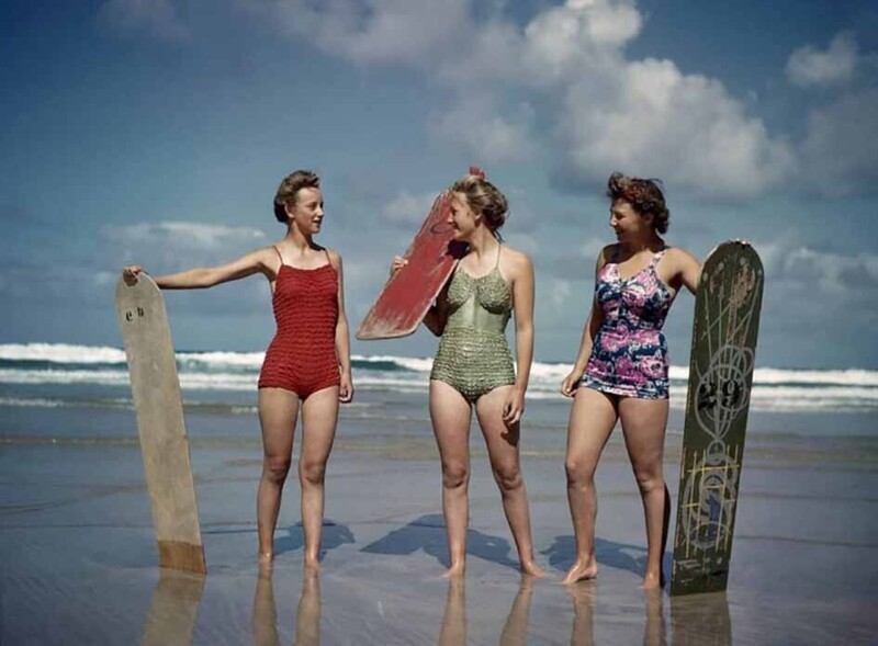 Пока падали бомбы, девушки занимались серфингом. Корнуолл, Англия, 1943 год.
