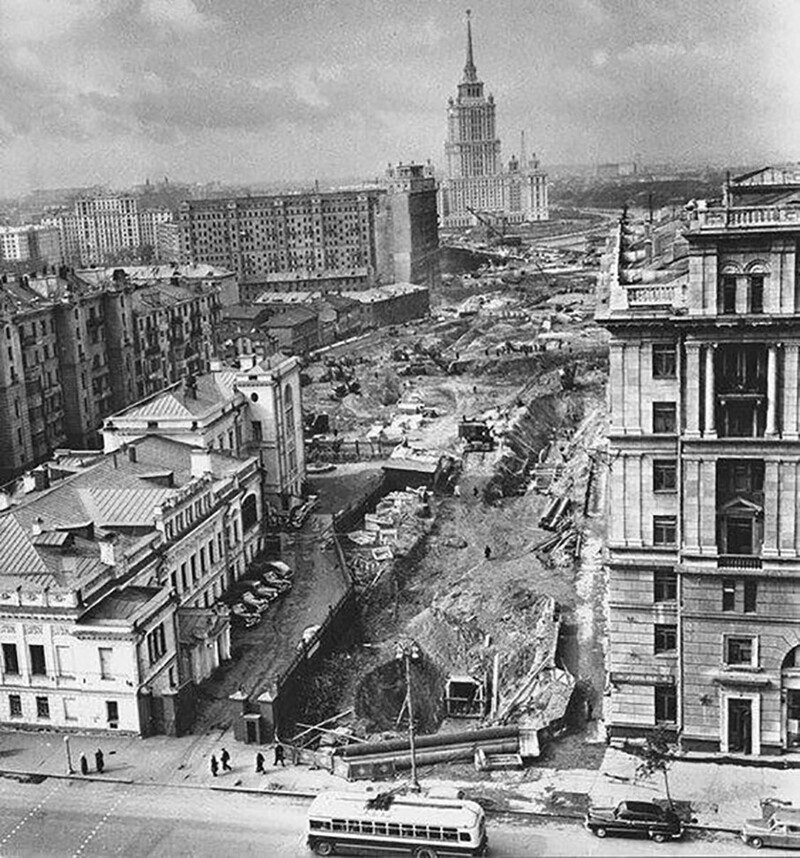 В Москве прорубают проспект Калинина, ныне Новый Арбат. СССР. 1963 год