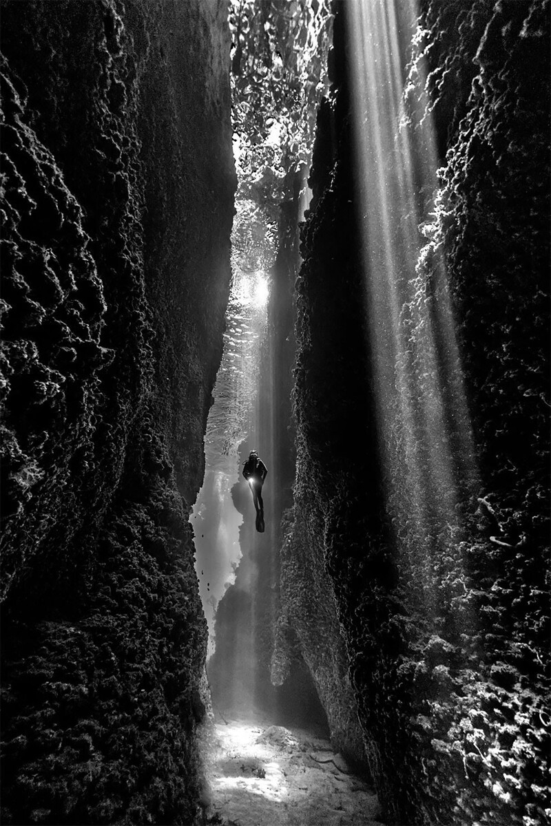 Расщелина. Дайана Ферни, Австралия. Снято в Леру-Кат, Соломоновы Острова