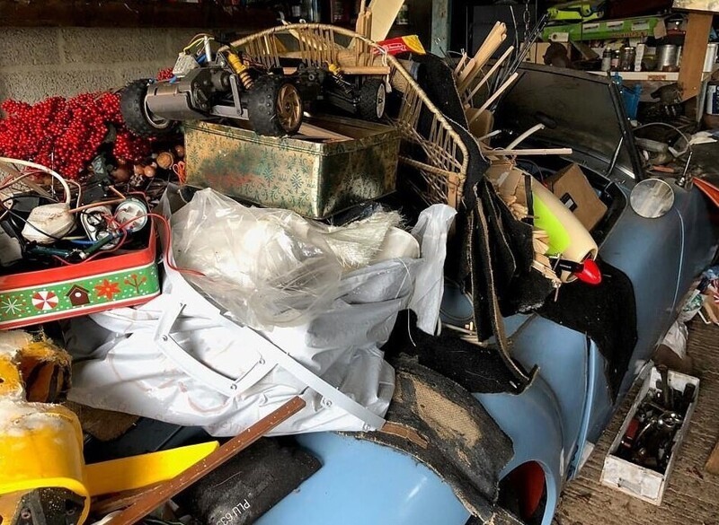 Откопали сокровище: в захламленном гараже нашелся родстер MG MGA из 60-х