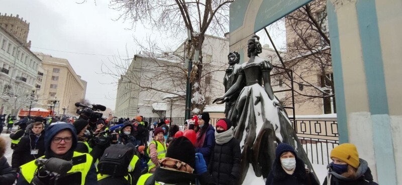 В Москве и СПб провалилась акция феминисток «Цепь солидарности»
