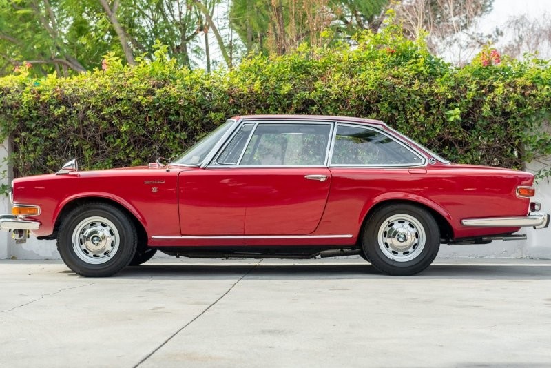 Суперредкий BMW 1960-х годов — одна из немногих моделей бренда без фирменной решетки радиатора