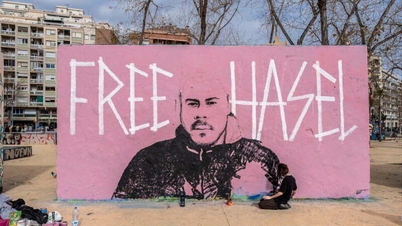 В Испании начались беспорядки из-за ареста оскорбившего короля рэпера-коммуниста