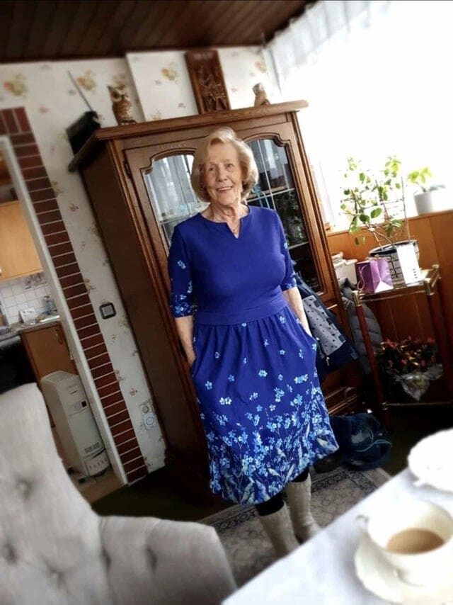 Сшила платье для своей 83-летей бабушки