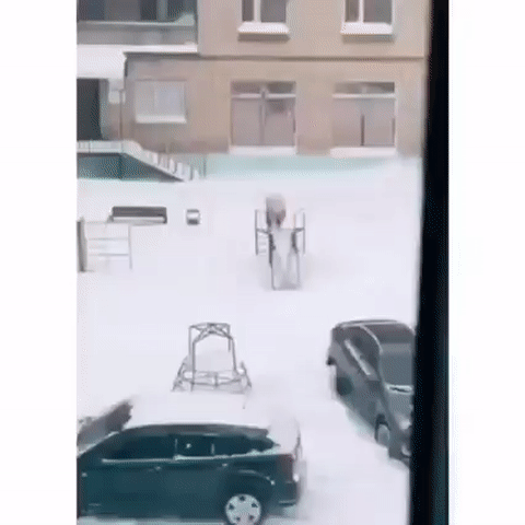 Пока мама не смотрит