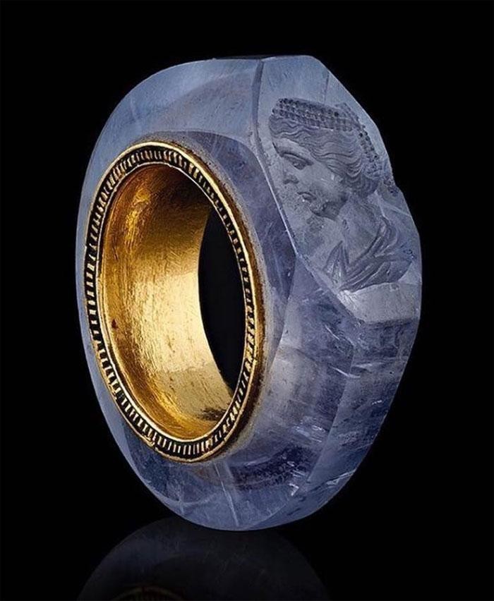 4. 2000-летнее кольцо, которое, возможно, принадлежало Калигуле